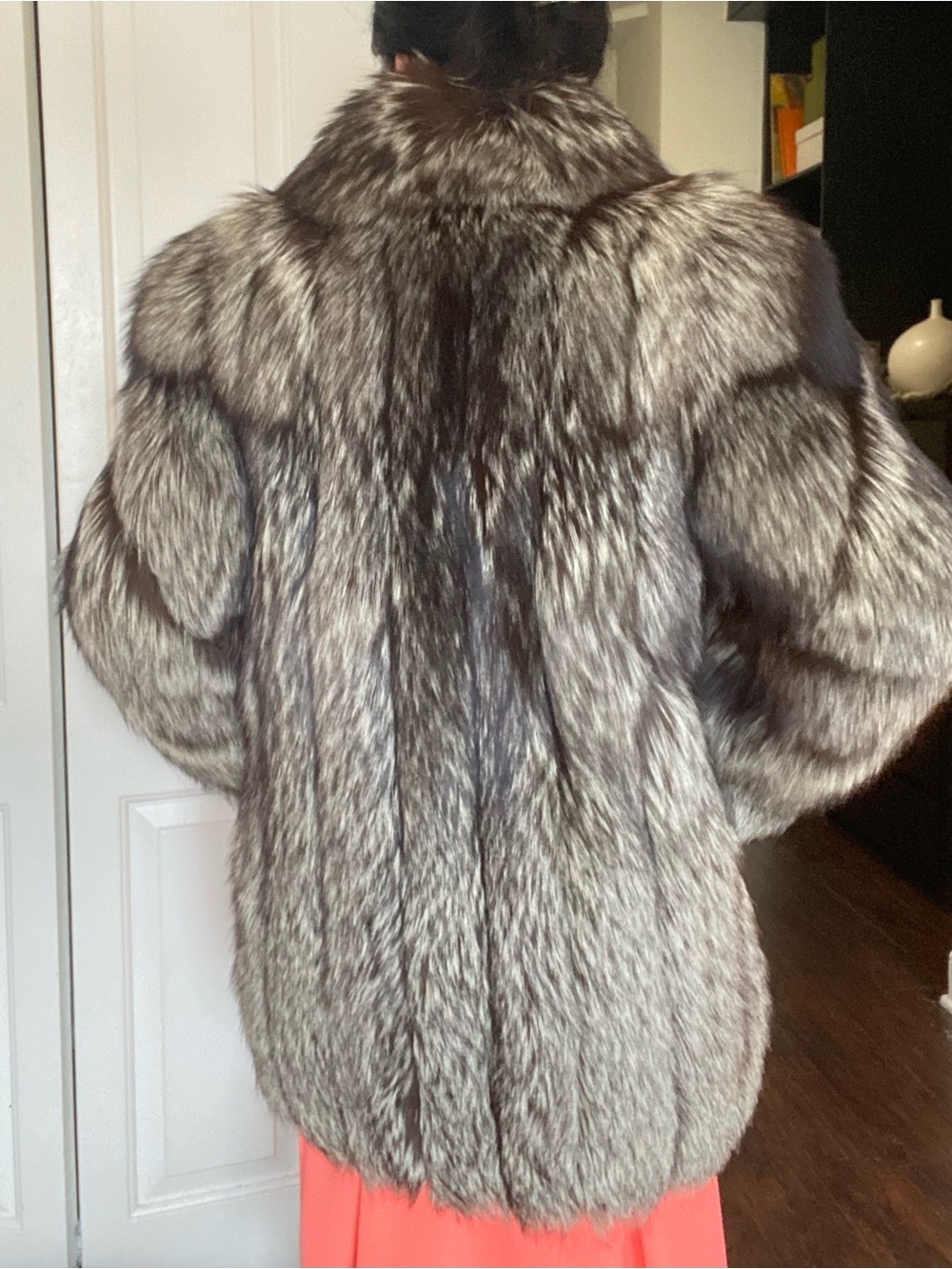 Saga Fox Silver Fox Fur Coat size Medium / Large (read description re: size) - Picture 2 of 10